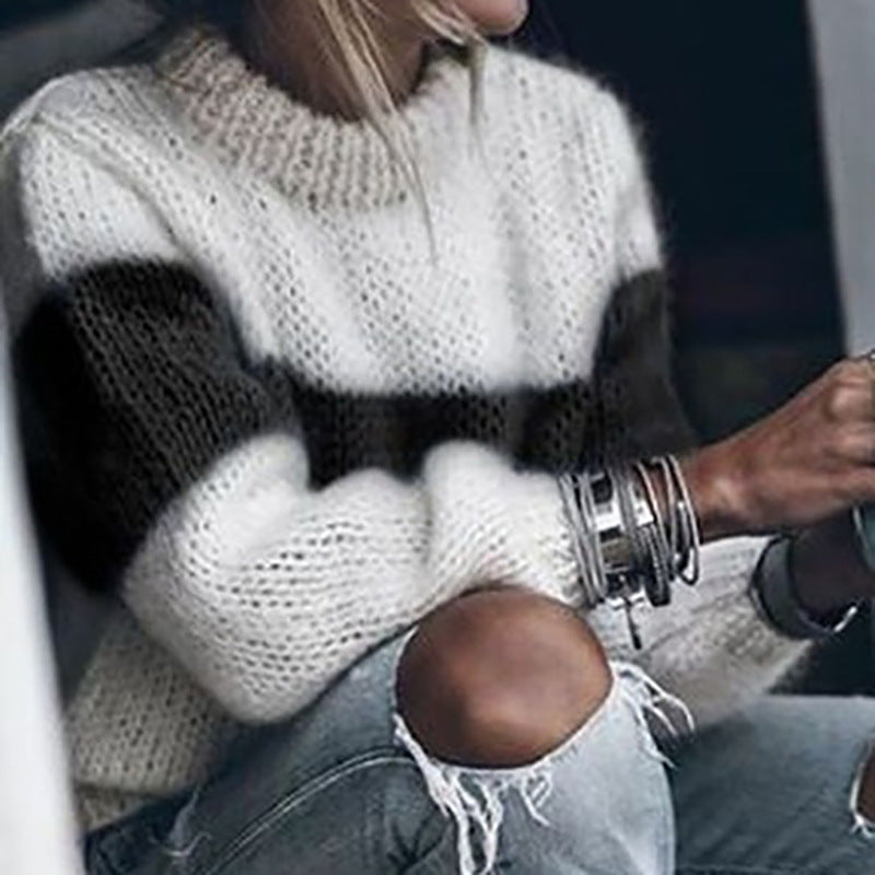 Amara® | Loose knit two-tone sweater