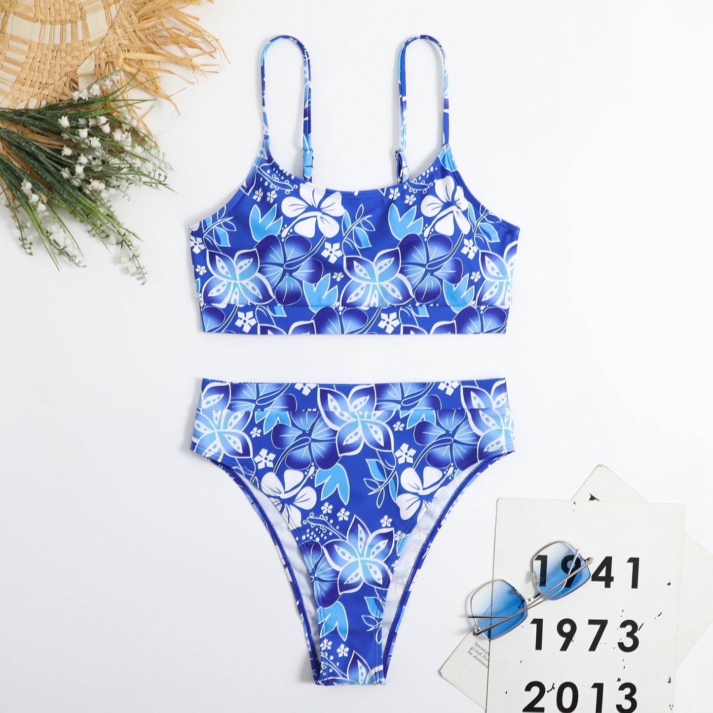 Amalia® | Bikini with tropical flowers